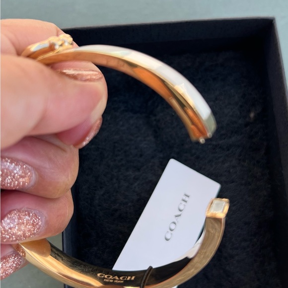 COACH 10 Mm Signature Enamel Bangle Bracelet White Hinged. - Picture 4 of 5